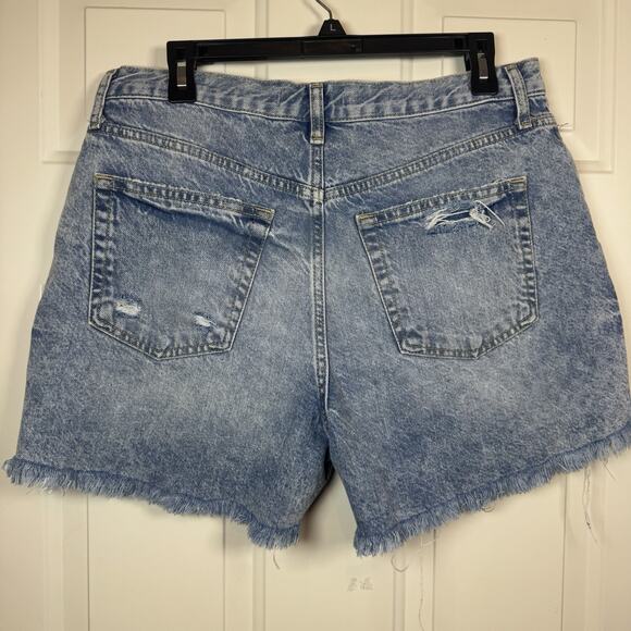 We The Free Shorts Womens 31 Blue Mid Rise Denim Distressed Cut Off - Picture 5 of 6